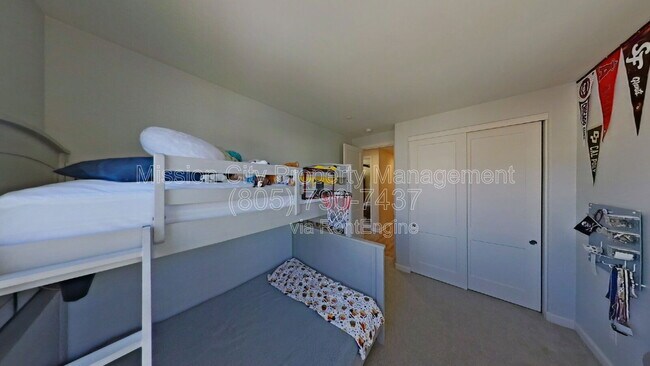 Building Photo - 6620 Calle Koral