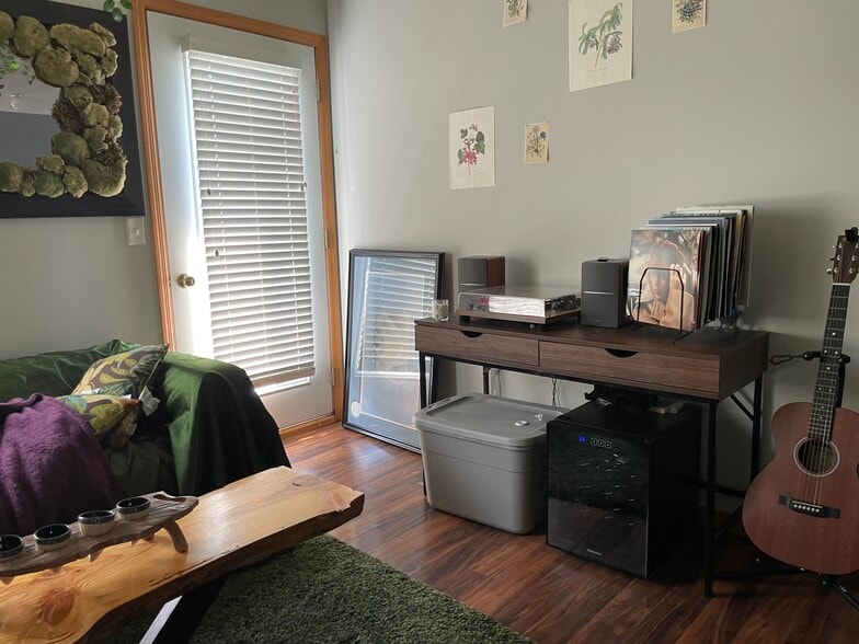 Building Photo - 652 Cobblestone Way