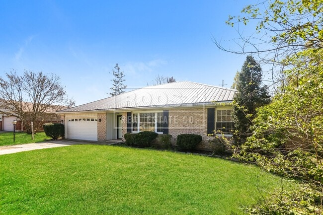 Building Photo - Three bedrooms, two bathroom single family home in Springfield.