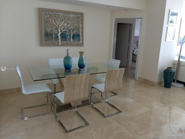 Building Photo - 19400 Turnberry Way