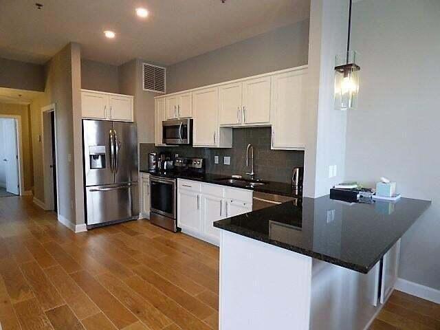 Primary Photo - 825 N 4th St