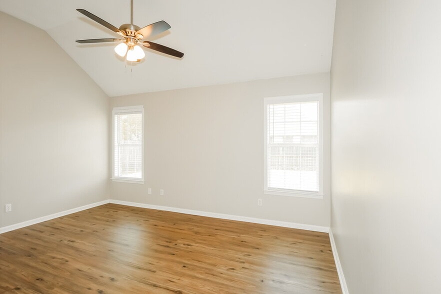 Building Photo - 95 Winding Creek Dr