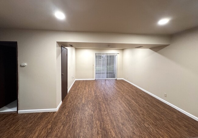 Building Photo - 202 Vashon Ave SE