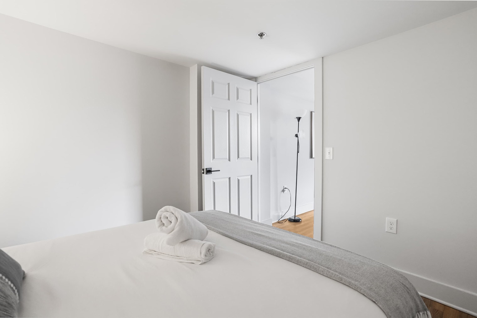 Building Photo - 1221 S Eads St