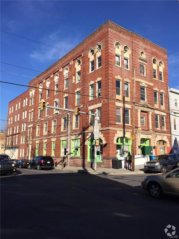 Building Photo - 402 Ridge Ave