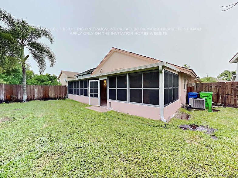 Building Photo - 12152 NW 35th Pl