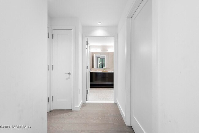 Building Photo - 15 Morris Ave