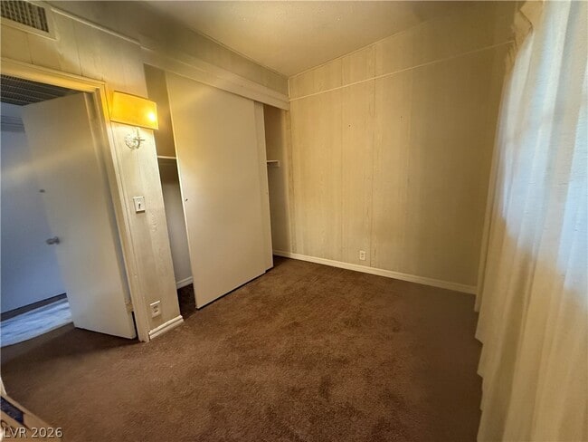 Building Photo - 2300 Pardee Pl