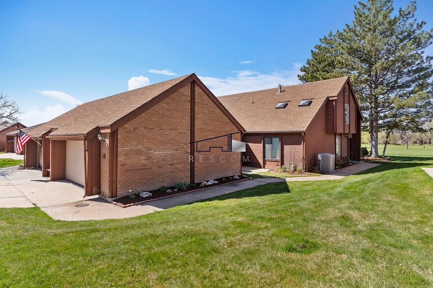 Building Photo - 26 White Barn Dr