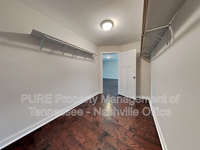 Building Photo - 303 Gatewood Ave