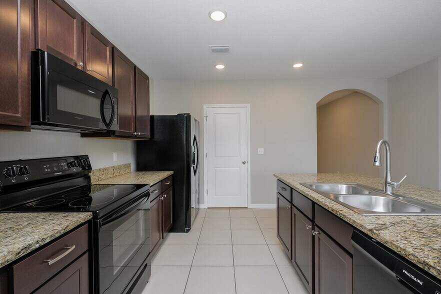 Building Photo - 14133 Arbor Pines Dr