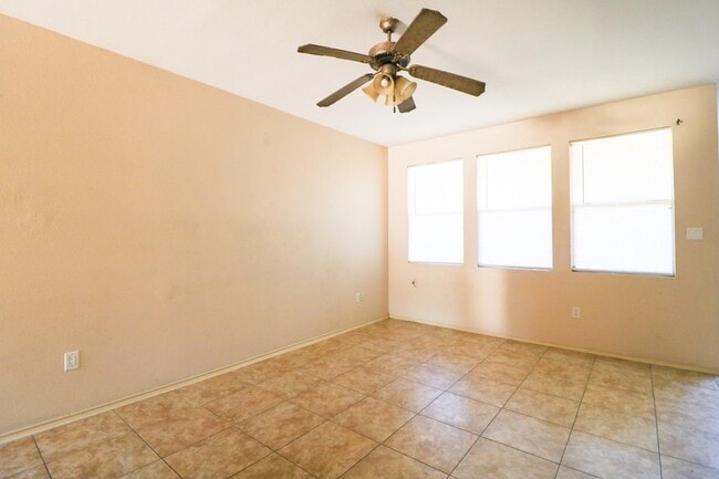 Building Photo - 9310 Albany Dr