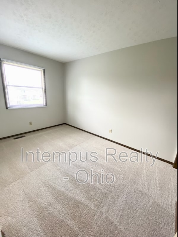 Building Photo - 718 W Light St