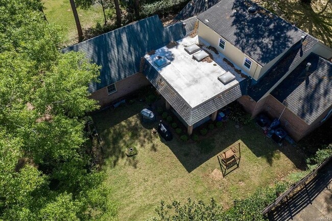 Building Photo - 2925 Fernway Dr
