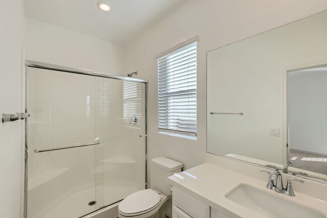 Building Photo - Beautiful 4 bed, 4.5 bath, 3 car garage with full casita!