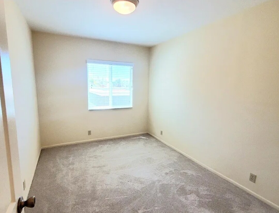Building Photo - 3916 Highland Ave