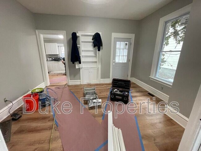 Building Photo - 5 Sheridan St