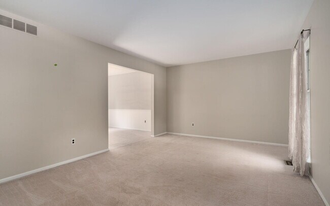 Building Photo - 707 Rutgers Rd