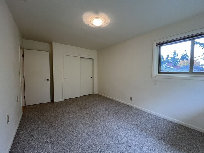 Building Photo - Charming Portland Home with Garden Oasis, ...