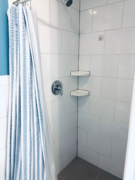 2nd floor shower - 439 Allens Creek Rd