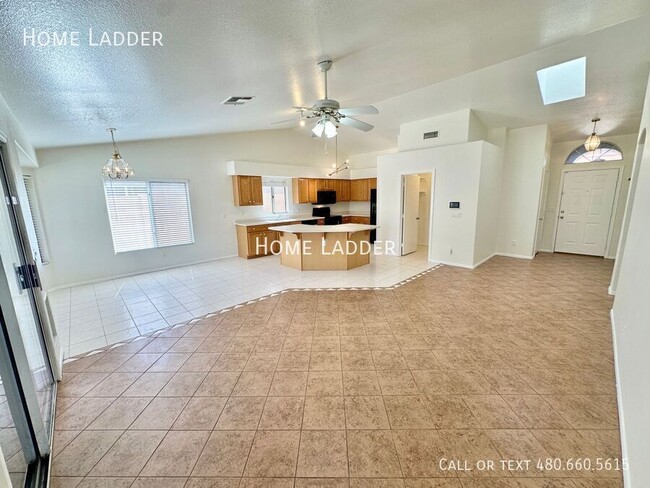 Building Photo - 654 W Country Estates Ave