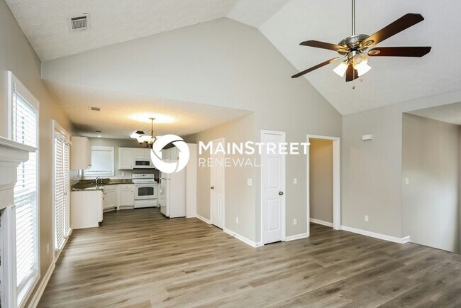 Building Photo - 4 Bedroom Pet-Friendly Home in Flowery Branch, GA with Main Street Renewal