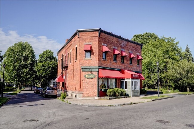 Building Photo - 90 Henrietta St