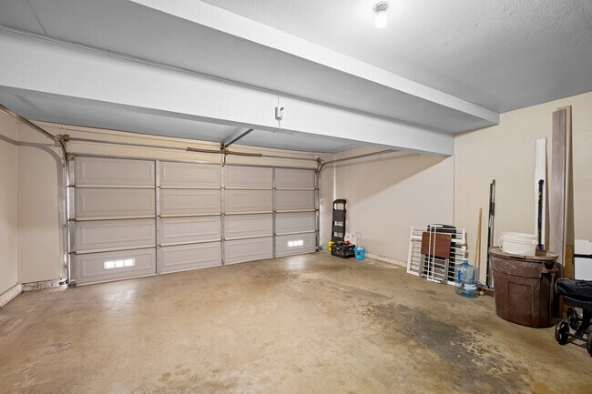 Building Photo - 10574 Sunland Blvd