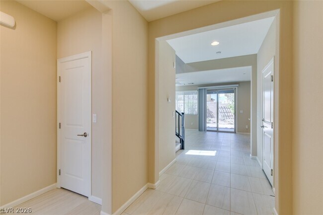 Building Photo - 2549 Sable Ridge St