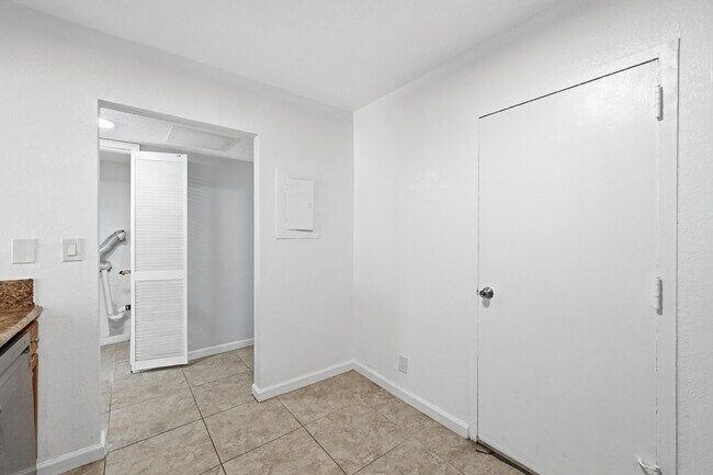 Building Photo - 7541 NW 16th St