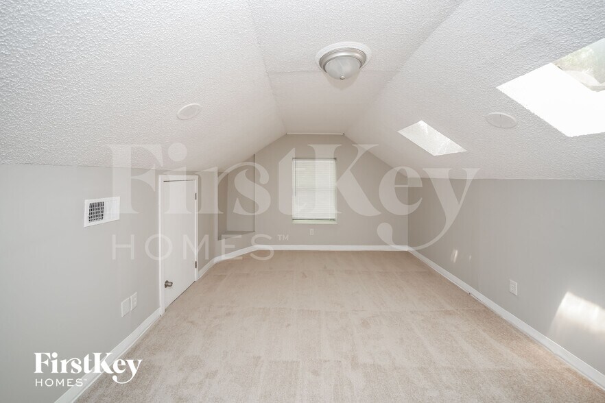 Building Photo - 7006 Loddon Cove