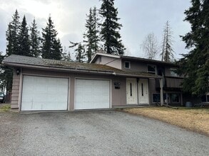 Building Photo - 2 Bedroom 1 Bathroom in Duplex | Near JBER & Cheney Lake!