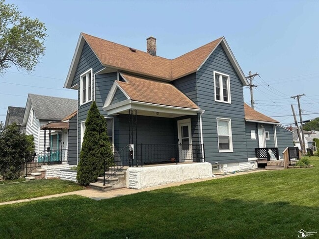 Building Photo - 240 Ford Ave