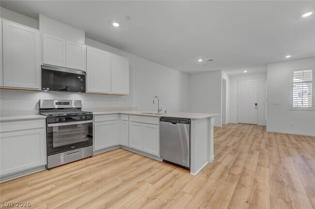Building Photo - 3548 Dimora St