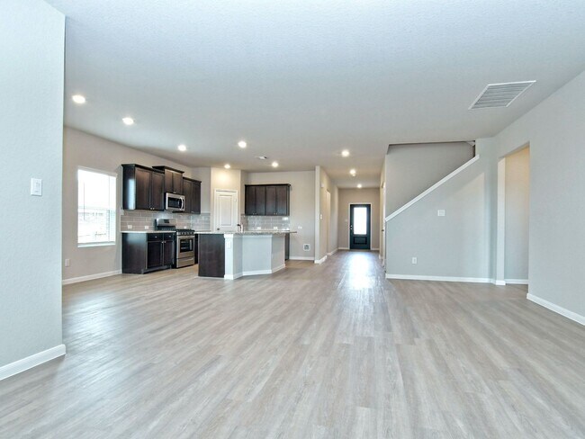 Building Photo - 3036 SF Home - 6 BR/3 BA with THREE-CAR GARAGE - BULVERDE!!!