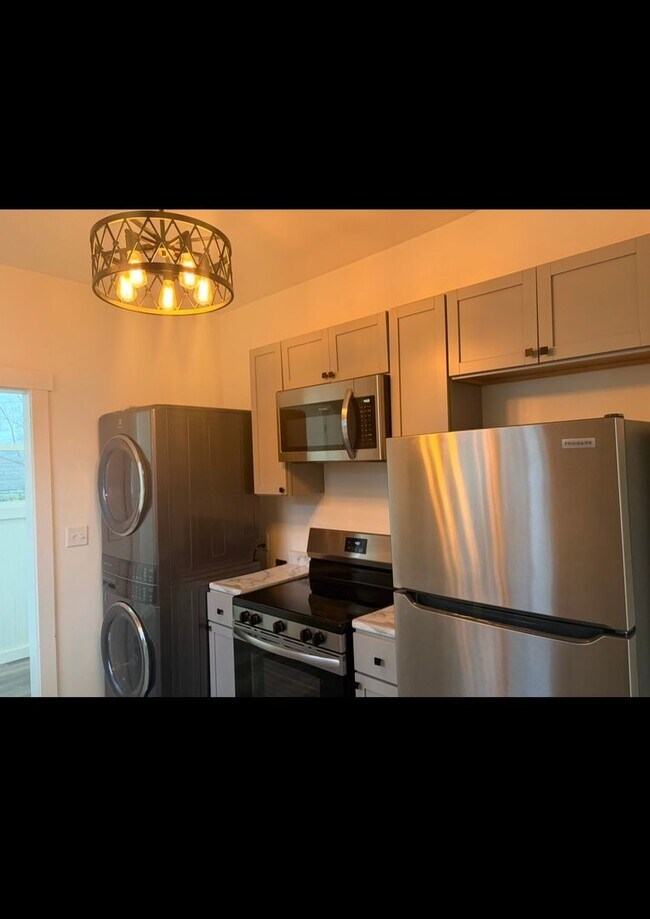 Building Photo - New Glory