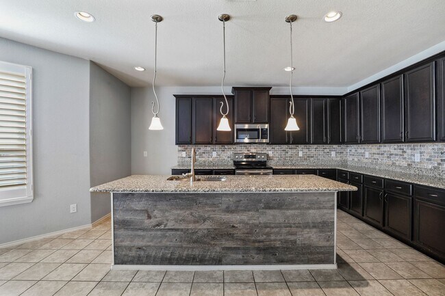 Building Photo - Beautifull Home In Aubrey ISD