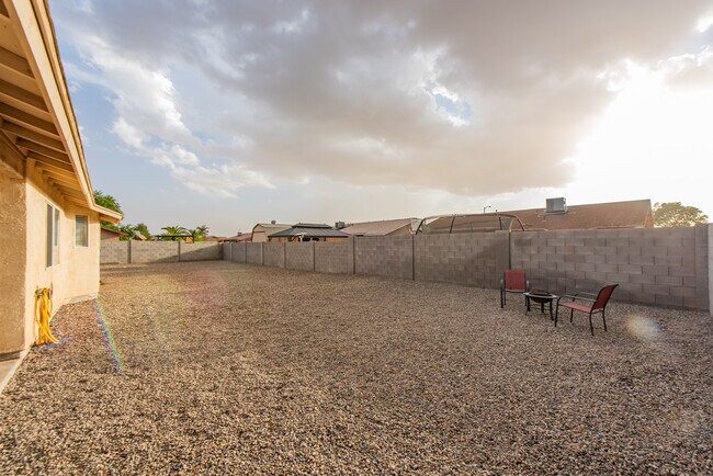 Building Photo - 2866 S 30th Dr