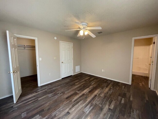 Building Photo - 5833 7th St