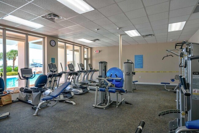 Building Photo - 134 Lakeshore Dr