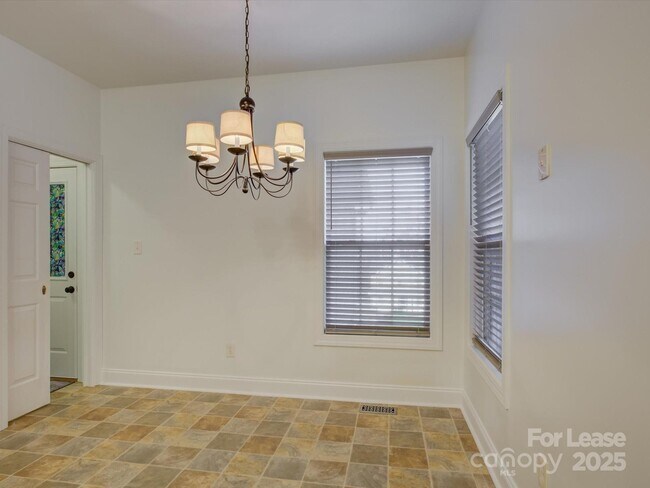 Building Photo - 4405 Sugar Cane Ct