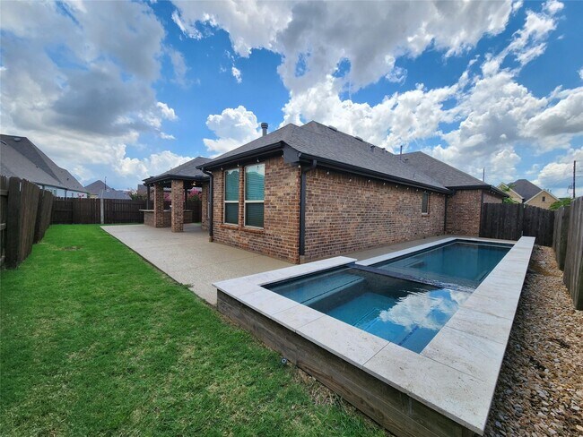 Building Photo - 23202 Brookdale Bay Ln