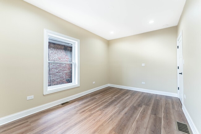 Building Photo - 2234 Gunderson Ave