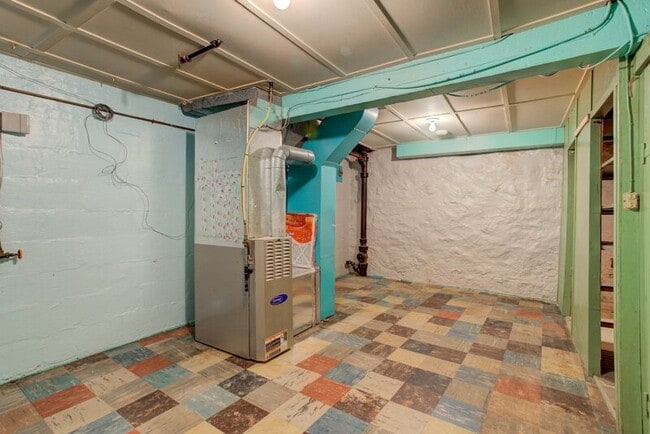 Building Photo - 707 W Vine St