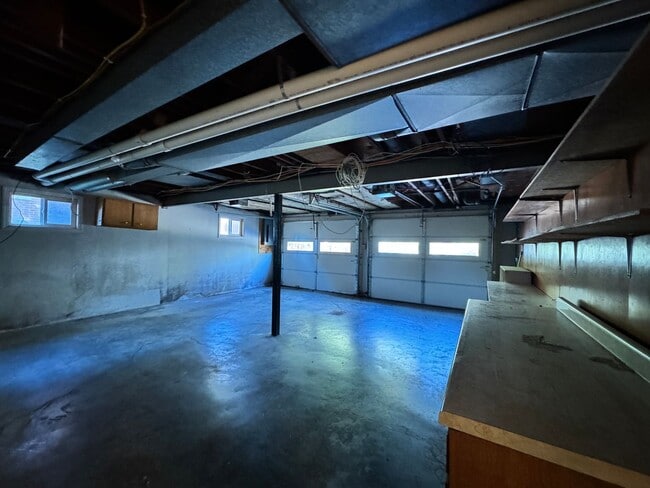 Building Photo - 3 Bedroom in Landsdowne!