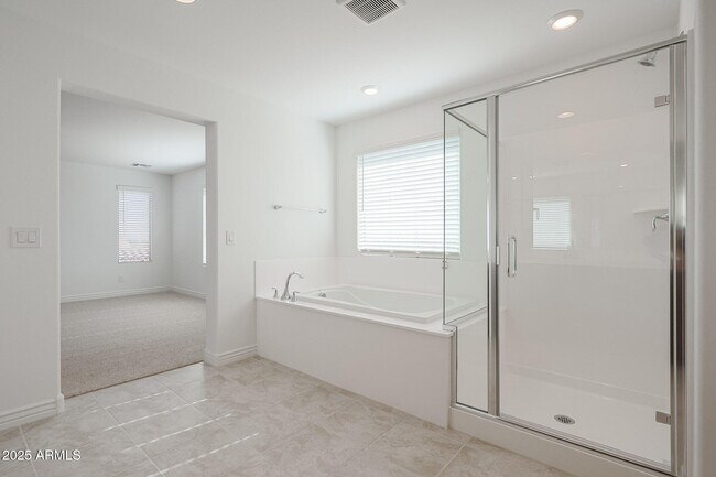 Building Photo - 14767 W Cottontail Ln