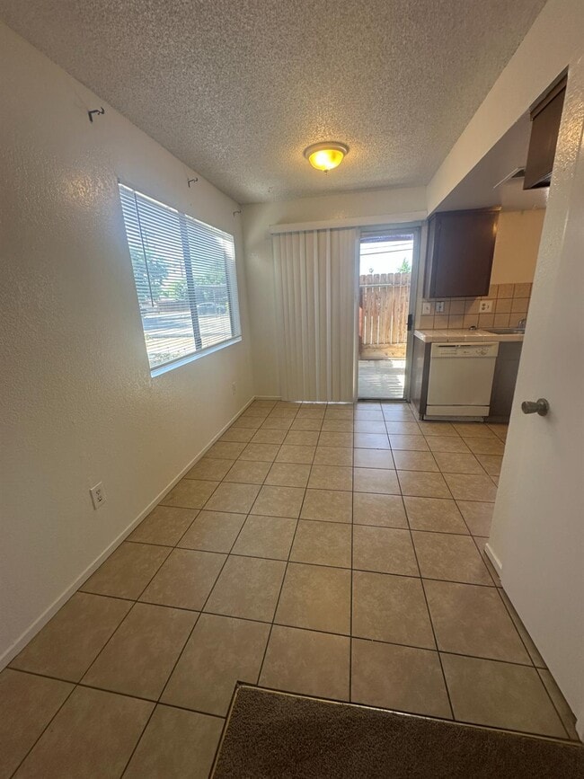 Building Photo - 1020 Jefferson Ave