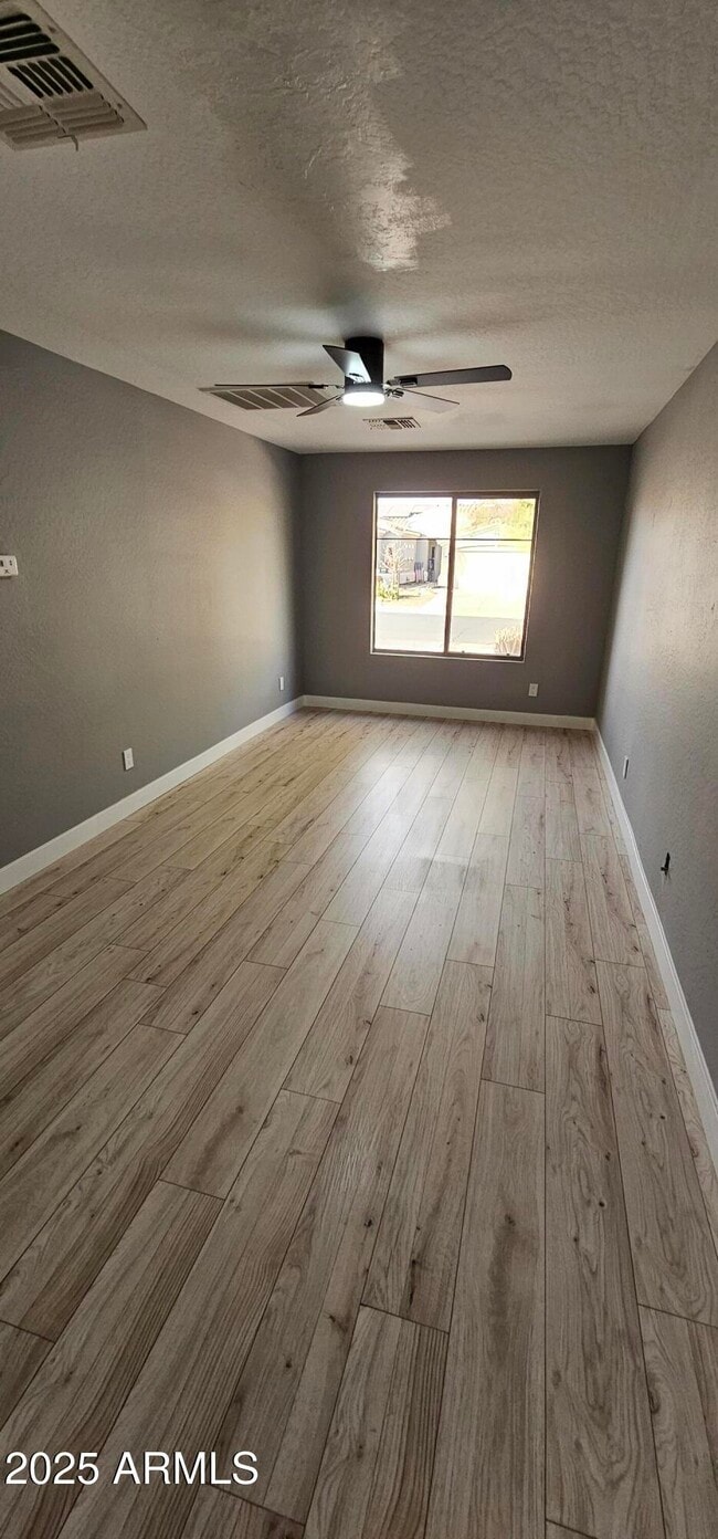 Building Photo - 17913 W Desert View Ln