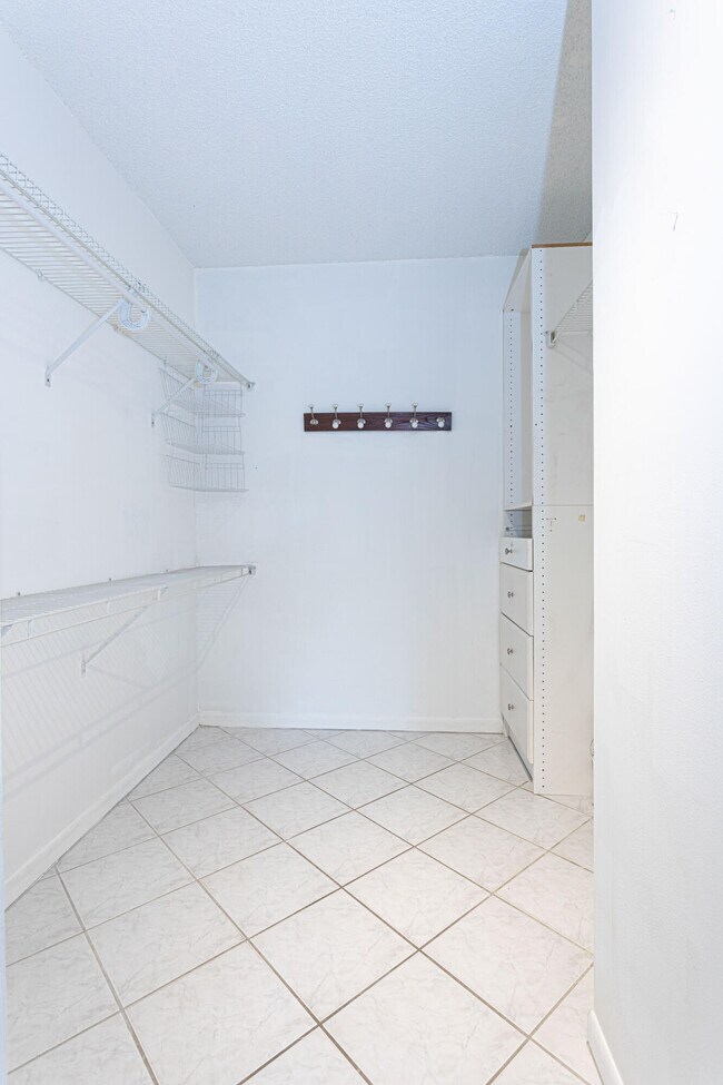 Building Photo - 603 Sea Pine Way