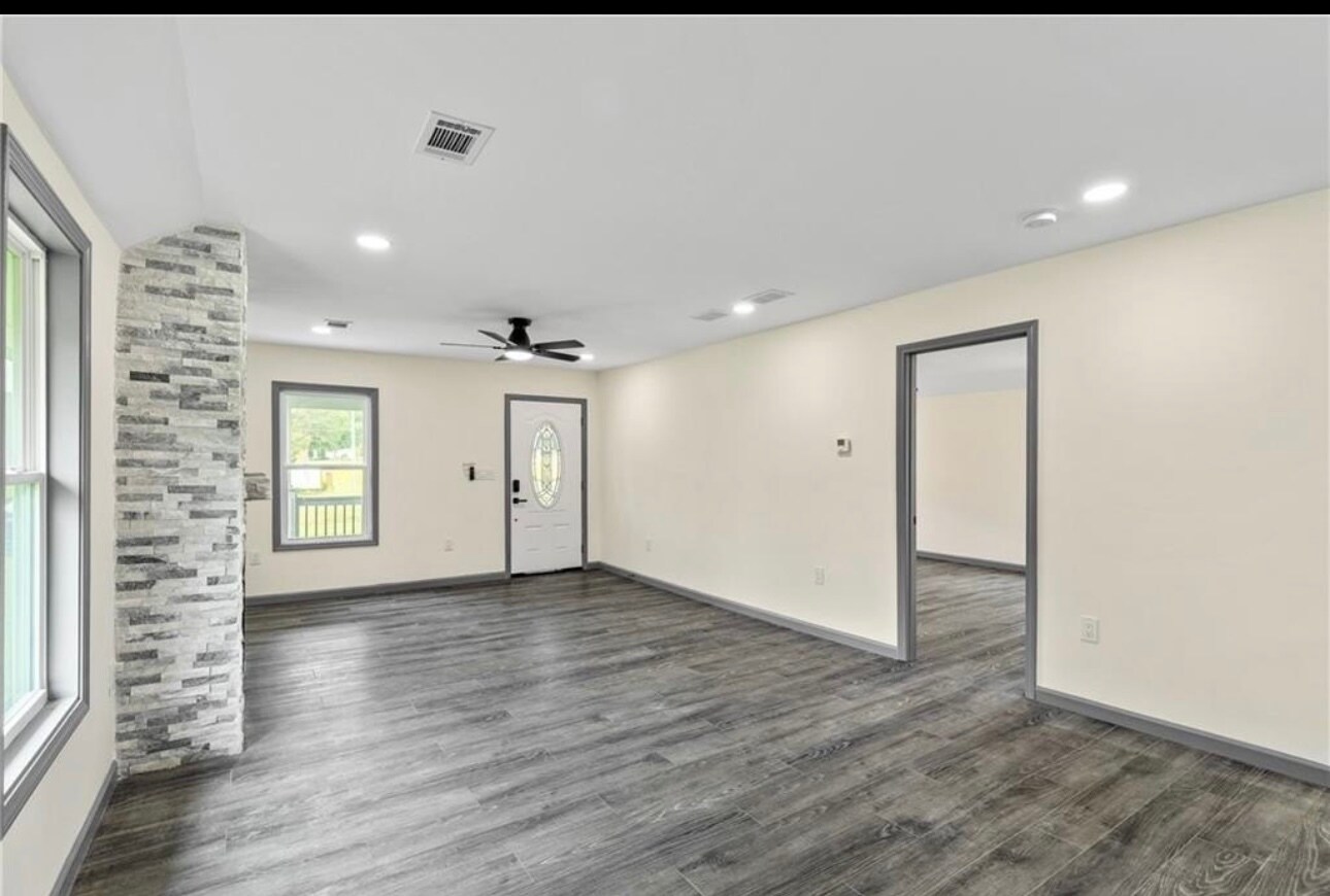 Building Photo - 4878 Youngs Mill Rd